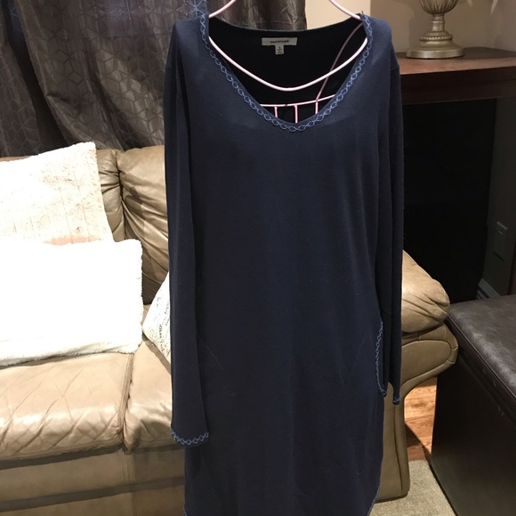 Women’s dress - Picture 1 of 3